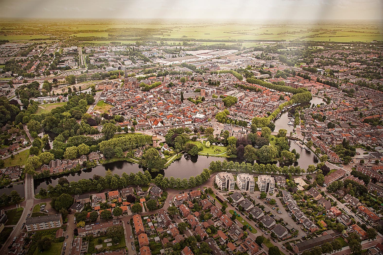 Daken en bebouwing in Woerden